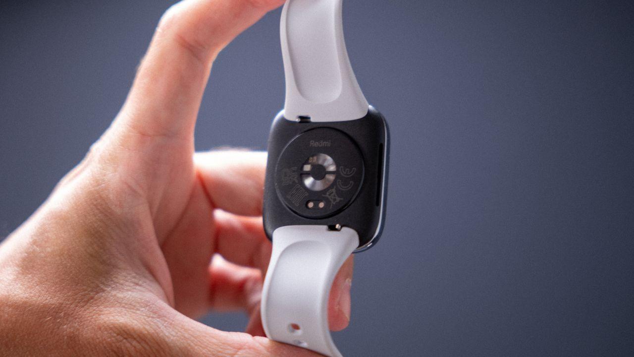 android 16 tu smartwatch esta en peligro descubre por que