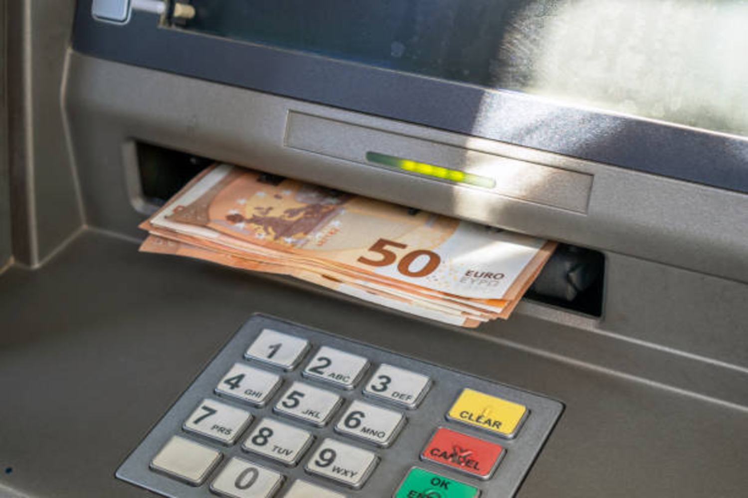 cuanto dinero se puede sacar de un cajero