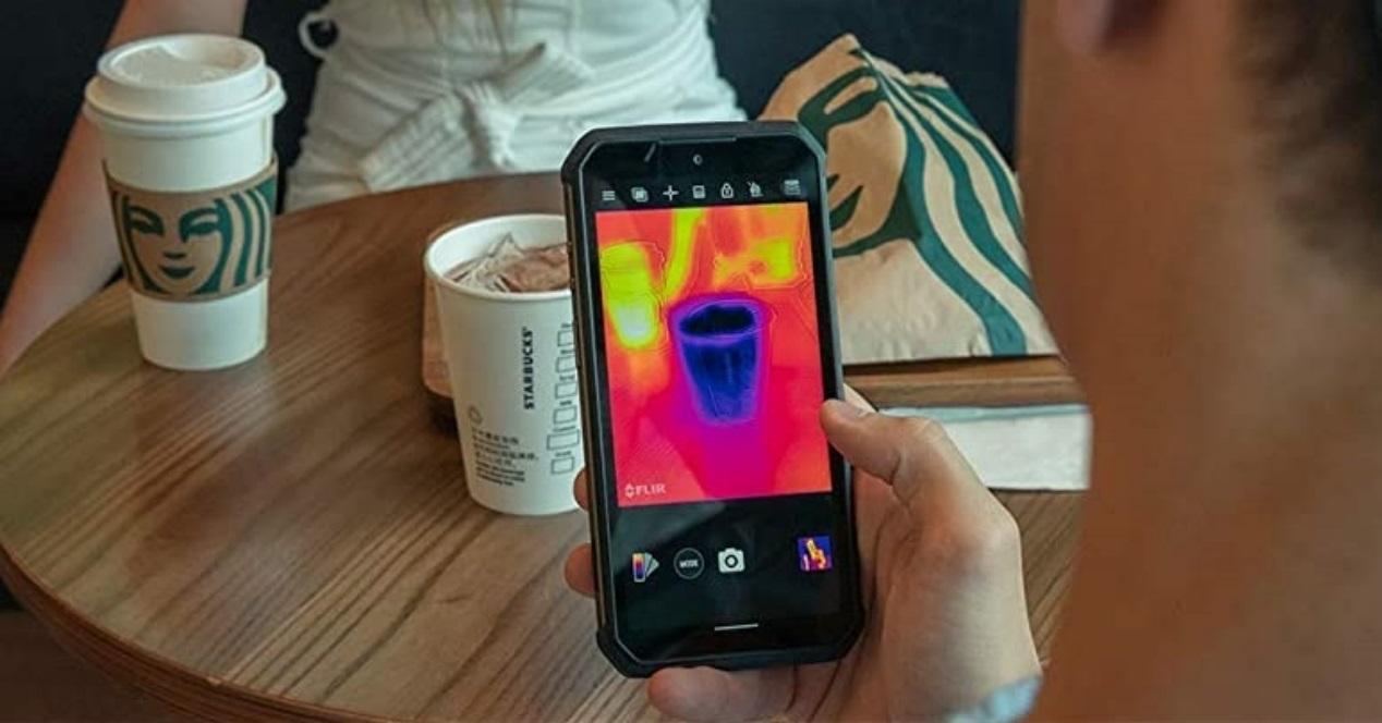 Descubre Cómo Funcionan los Celulares con Cámara Térmica 2 descubre como funcionan los celulares con camara termica