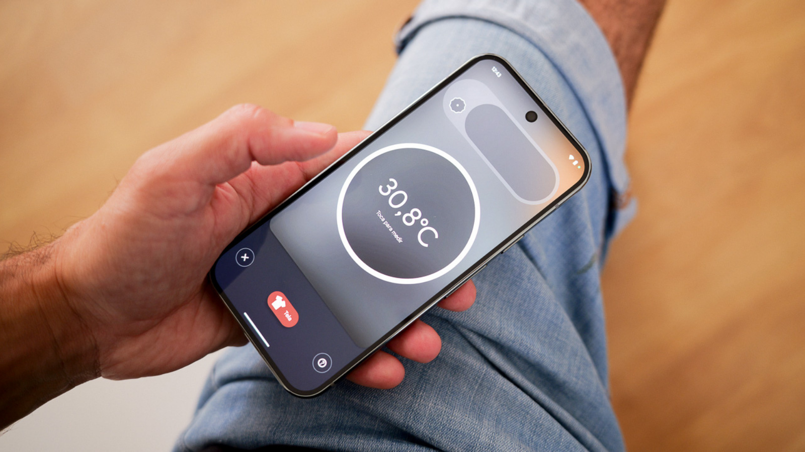 la tremenda mala idea para enfriar tu movil en verano