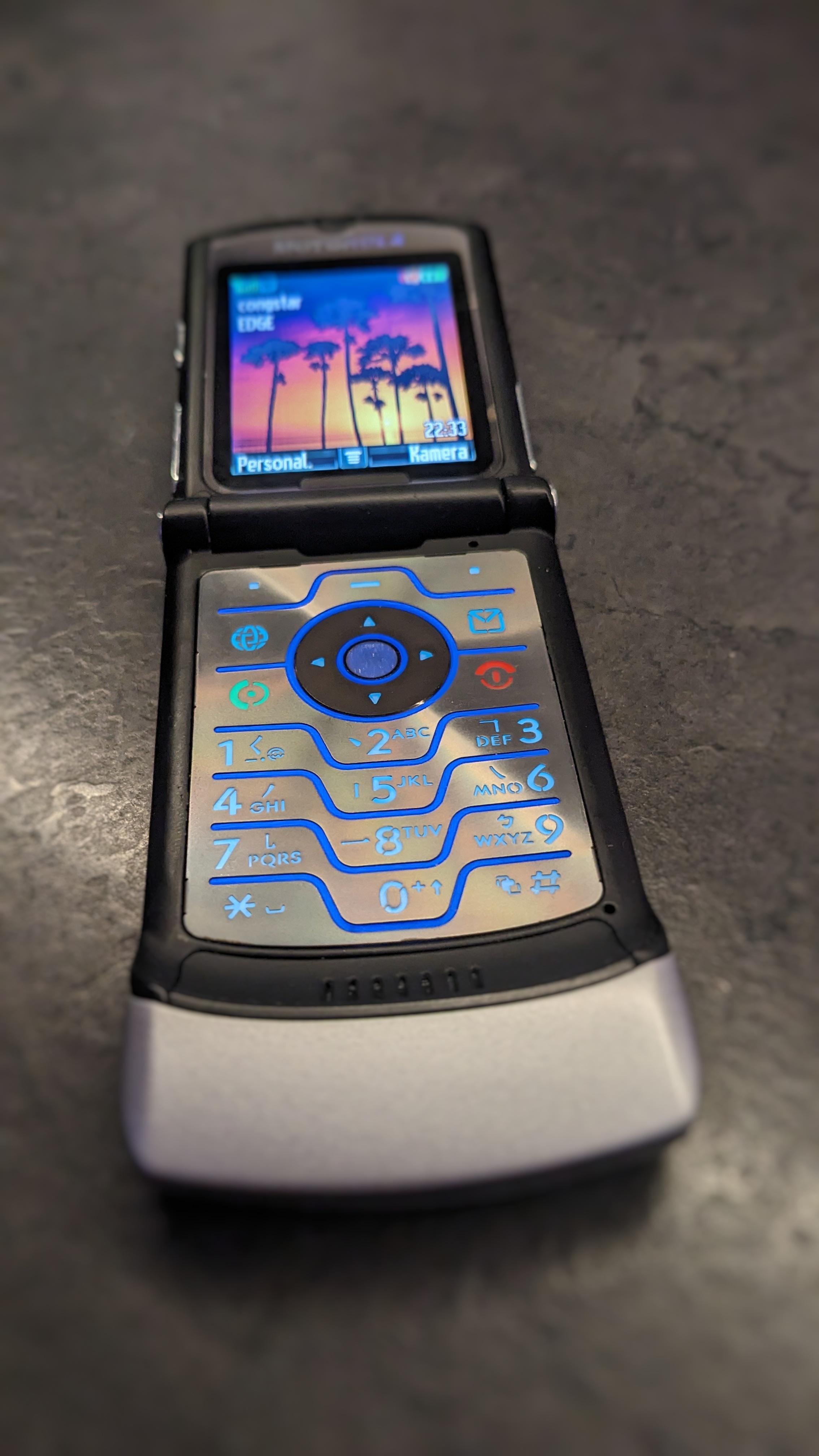 motorola v3i descubre su magia en el iconico razr