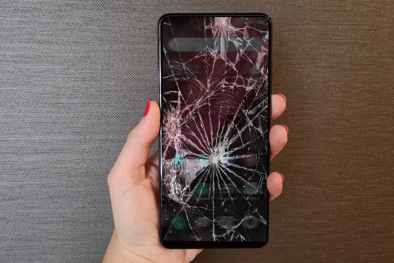 Móvil con Pantalla Rota: ¡Descubre Cómo Seguir Usándolo! 2 movil con pantalla rota descubre como seguir usandolo