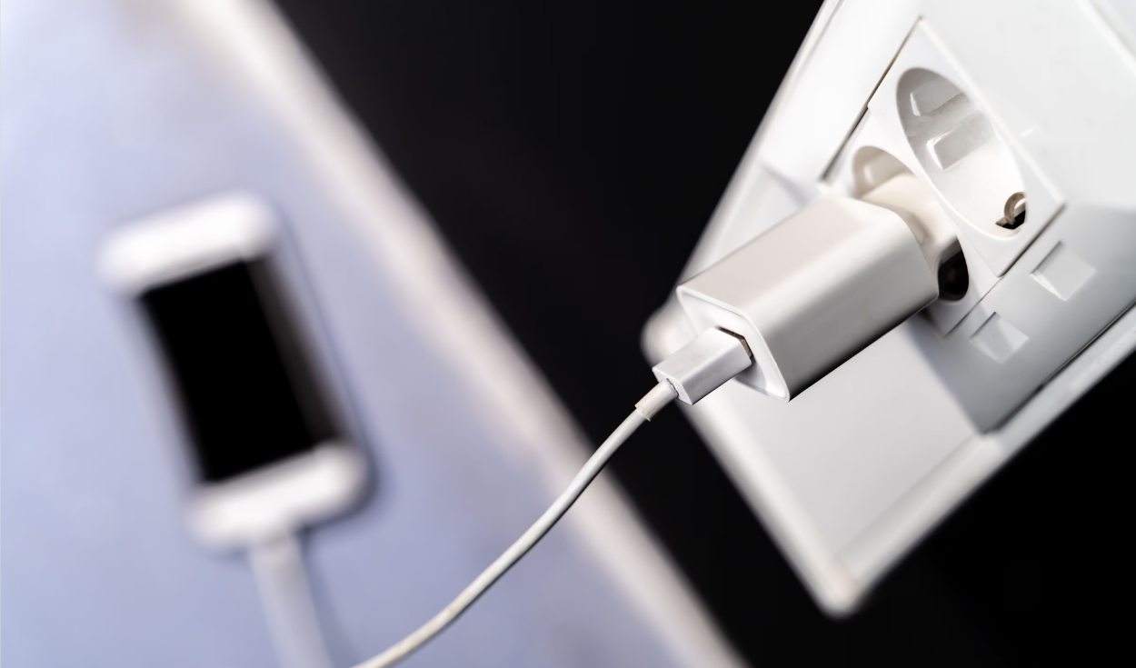 Por QUÉ SE CALIENTA el CARGADOR del CELULAR ¡Descúbrelo! 2 por que se calienta el cargador del celular descubrelo