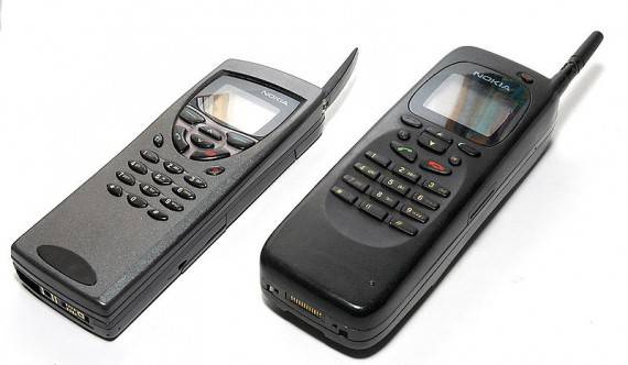telefonos de moda por que el telefono de los 90 regresa